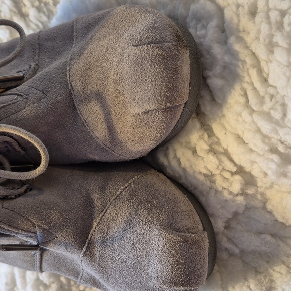 Toms Women's 9 Grey Microfiber Wedge Ankle Boots - Picture 8 of 9